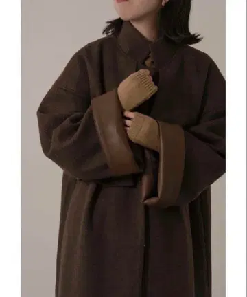 lawgy 스탠드 넥 레더 커프 코트