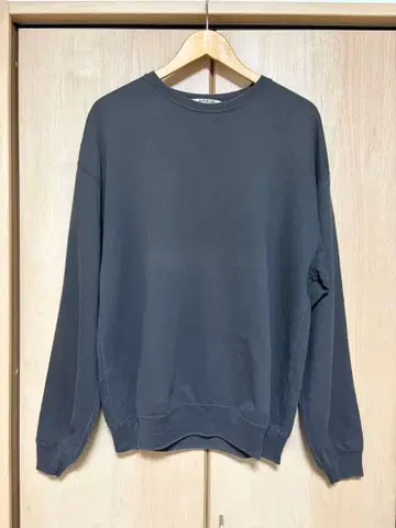 AURALEE 크루넥 맨투맨 다크 그레이