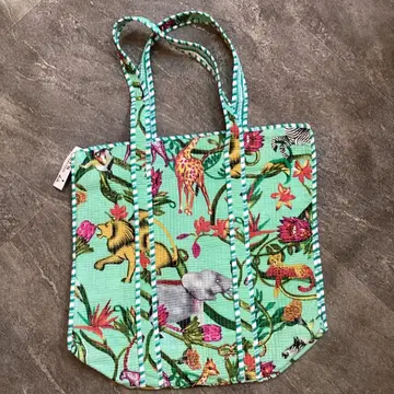 동물 프린트 퀼팅 토트백
