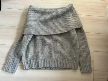 Lily Brown 그레이 리브 오프숄더 니트