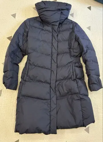 유니클로 볼륨 다운 코트 네이비 L 사이즈
