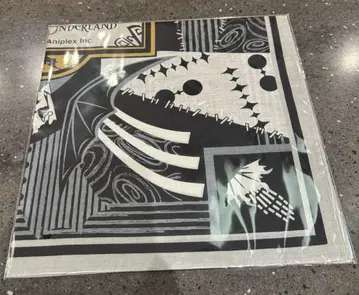 트위스테 스컬리 손수건