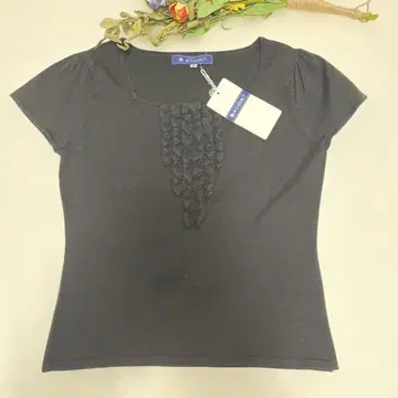 미사용 택 포함 엠즈 그레이시 니트 티셔츠 소매 귀여운 디자인 블랙