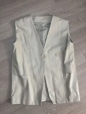 [ 새상품급 ] 크림색 슬리브리스 베스트