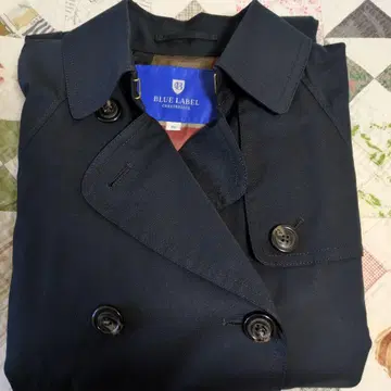 블루 레이블의 트렌치코트