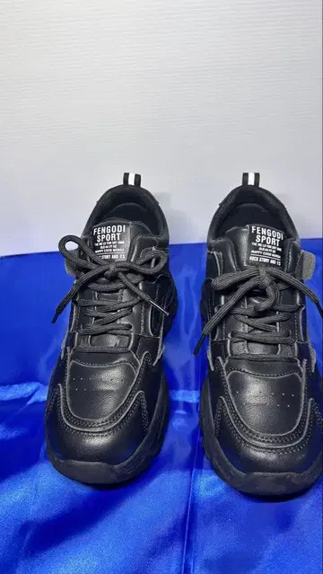 FENGGODI 블랙 스포츠 슈즈