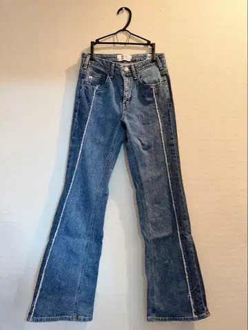 SOMETHING 부츠컷 데님 라이트 블루