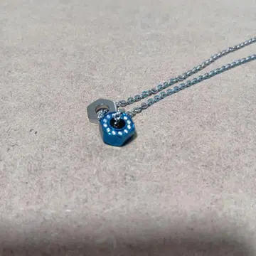 육각형과 너트 디자인 목걸이