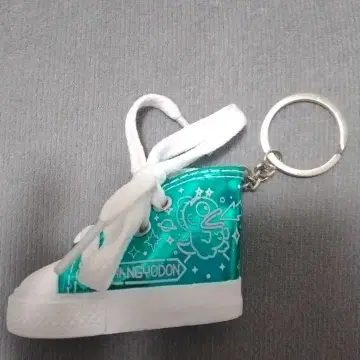 한교동 스니커즈 키링 산리오