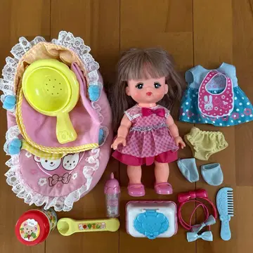 멜짱 인형과 액세서리 세트