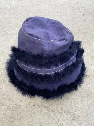 [BURNSTOCK SPEIRS] 퍼 달린 보라색 버킷햇