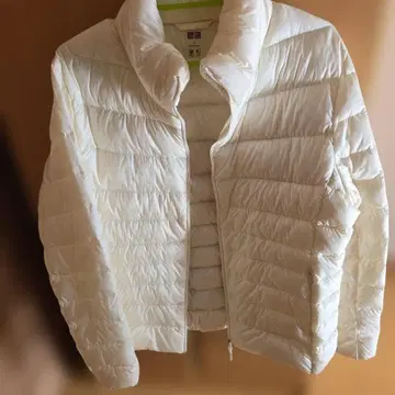 UNIQLO 화이트 다운 자켓 XL