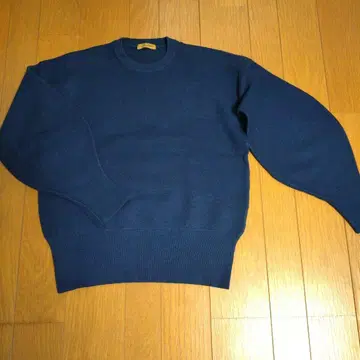 쿨 카리안 볼륨 슬리브 다크 블루 크루넥 니트