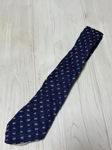 ISSEY MIYAKE 넥타이 네이비 주름 가공 네이비 x 그레이