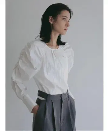 [ MANOF ] MUTTON SLEEVE BLOUSE