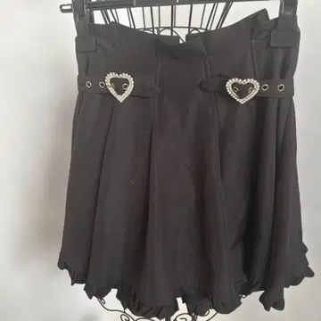 블랙 플레어 스커트 하트형 장식 포함 양산형 지뢰계