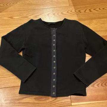 에네스베 로고 스냅 버튼 가디건 바이컬러 프리 사이즈