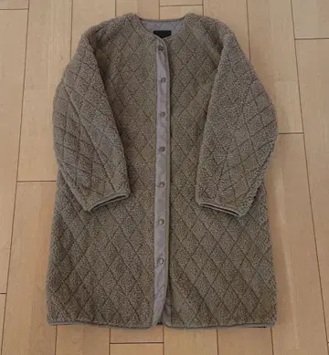 스튜디오 클립 보아 퀼팅 롱 코트 모카 브라운