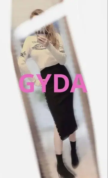 GYDA 레이서 디자인 embroidery 니트탑 새상품급