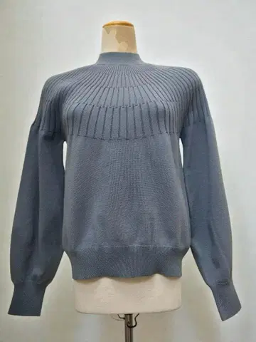 알아바일 블루 하이넥 니트