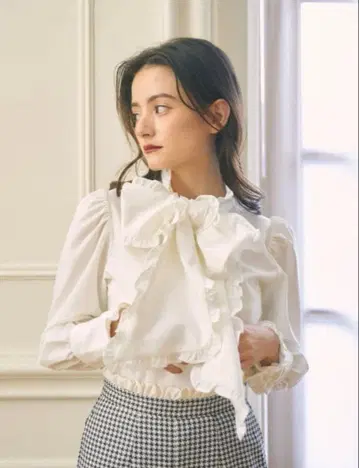 miro amurette 리본 타이 블라우스