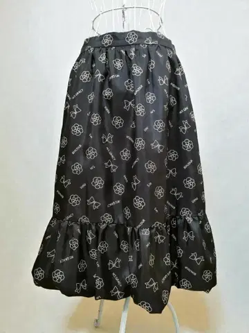 엠즈 그레이시 블랙 리본 무늬 꽃무늬 스커트