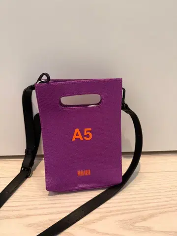 nana-nana A5 숄더백 보라색