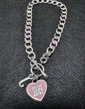 Juicy Coutoure y2k 하트 모양 참 목걸이 핑크
