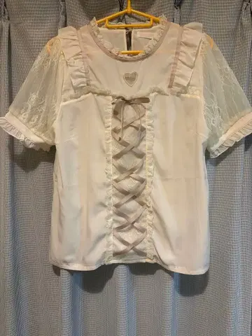 리즈리사 LIZ LISA 레이스 달린 화이트 반팔 상의