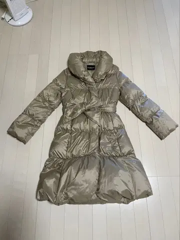 STRAWBERRY FIELDS 베이지 롱 다운 코트