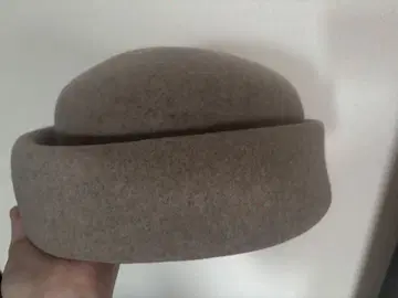 PoANCA 토크 모자 베이지