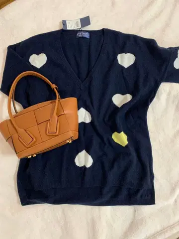 새상품 몽골산 EVSEG 100% 캐시미어 V넥 니트 스웨터