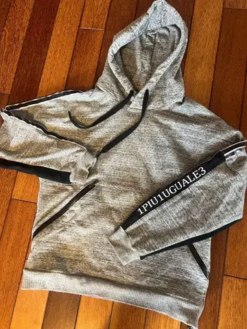 1PIU1UGUALE3 그레이 후드 부착 후드티