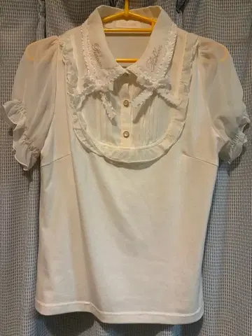 리즈리사 LIZ LISA 프릴 달린 화이트 블라우스