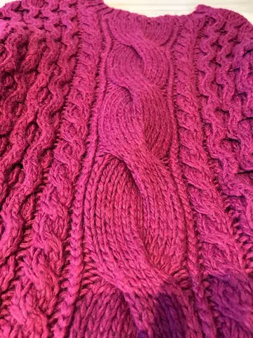 프레이 아이디 마젠타 케이블 니트 긴팔 스웨터