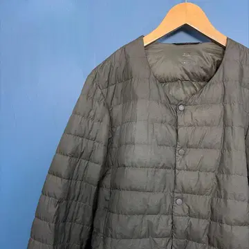 유니클로 울트라 라이트 다운 이너 다운 단추식 올리브 그린