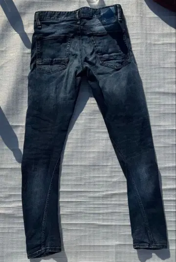 DENHAM 다크 블루 슬림 핏 청바지