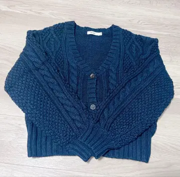 케이블 니트 V넥 가디건