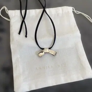 ANNIKA INEZ Petite Cravat Necklace