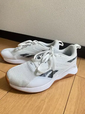 [ 새상품급 ] Reebok 화이트 스니커즈 24cm