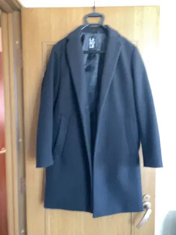 블랙 체스터 코트 사이드 포켓 포함