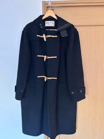 Montgomery Duffle 코트 블랙 새상품급