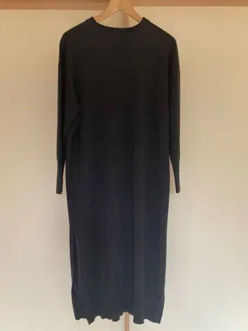 DRESS HERSELF 실크 울 니트 원피스 차콜 그레이