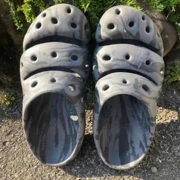 Keen 그레이/카모플라쥬 샌들