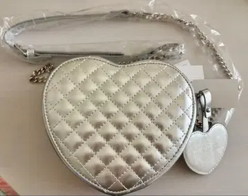 PAGEBOY 실버 컬러 하트 숄더백