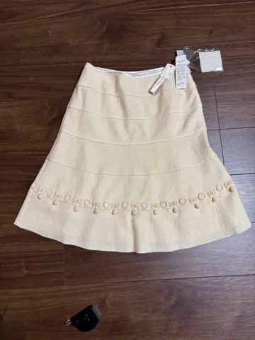 Super Beauty 플레어 스커트 42 아이보리