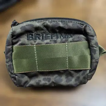 BRIEFING 카모 패턴 파우치 모스그린 레오파
