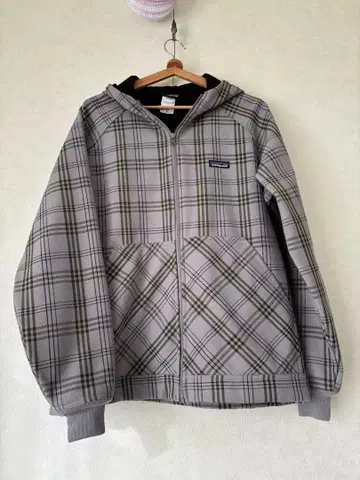 [ 새상품급 ] Patagonia 체크 무늬 후드 자켓
