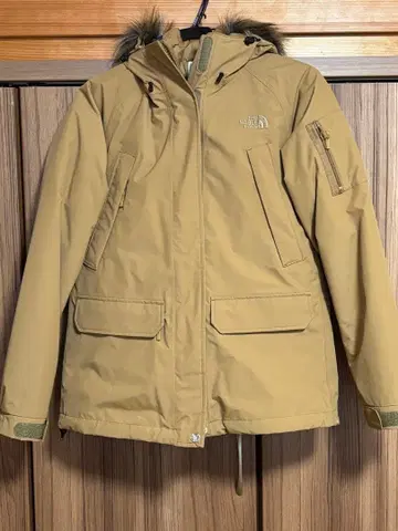 The North Face 베이지 다운 자켓
