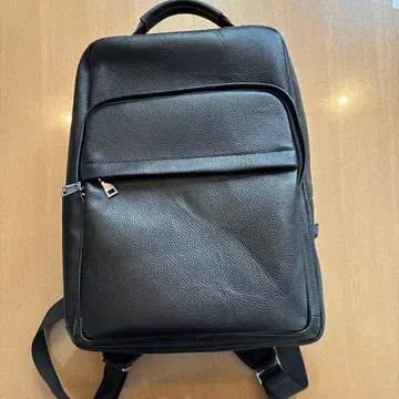 Ariga 천연 가죽 백팩 블랙